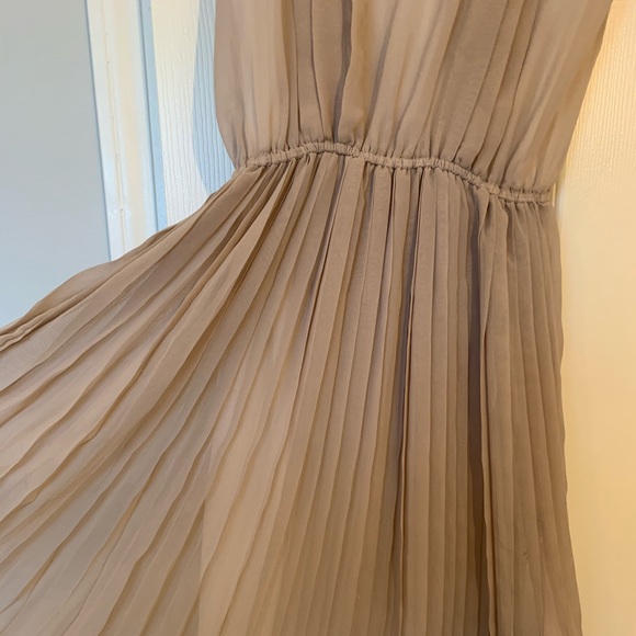 Pleated Beige v- neck Dress - Picture 4 of 5